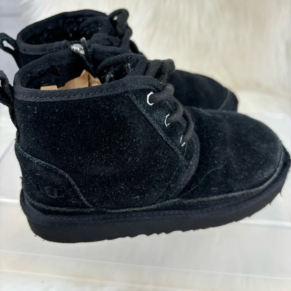 UGG NEUMELL CHUNKY ANKLE KIDS BOOTIES SIZE 12
